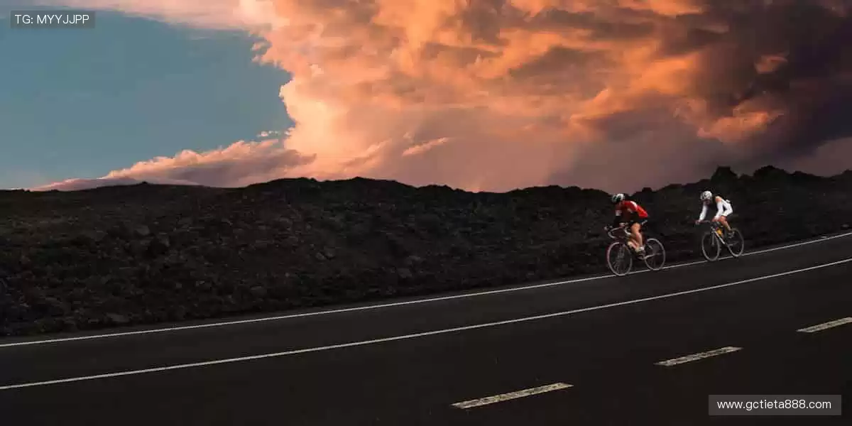 🎁 周边好物,把热爱穿在身上、握在手里!👕